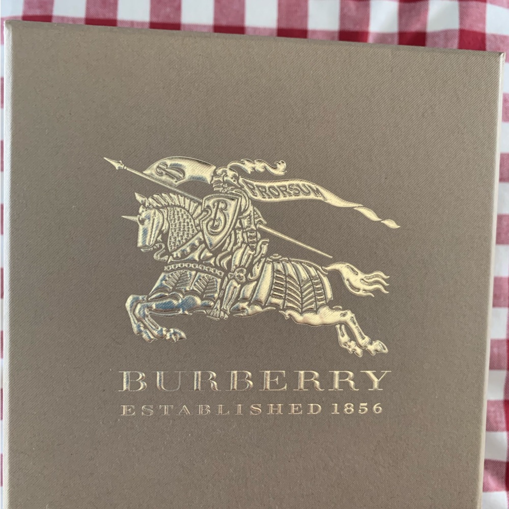 Burberry watch box